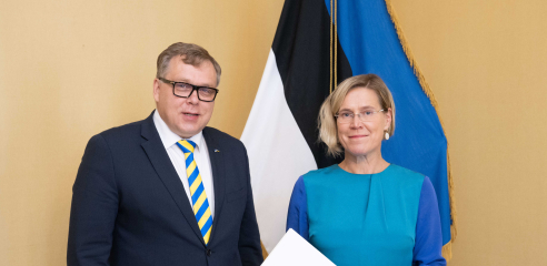 Pildil on Riigikogu esimees Lauri Hussar ja õiguskantsler Ülle Madise.